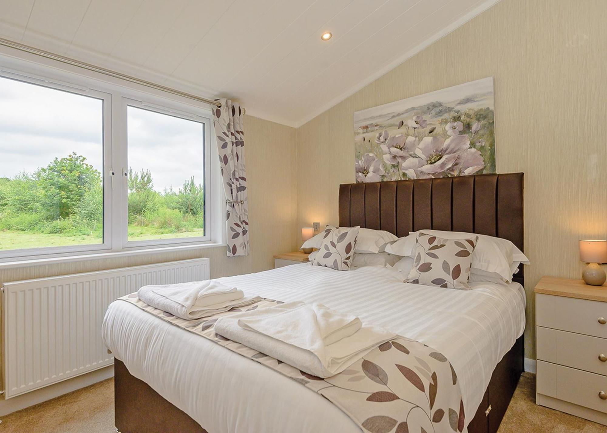 Woodhall Country Park Lodges ウッドホール・スパ エクステリア 写真