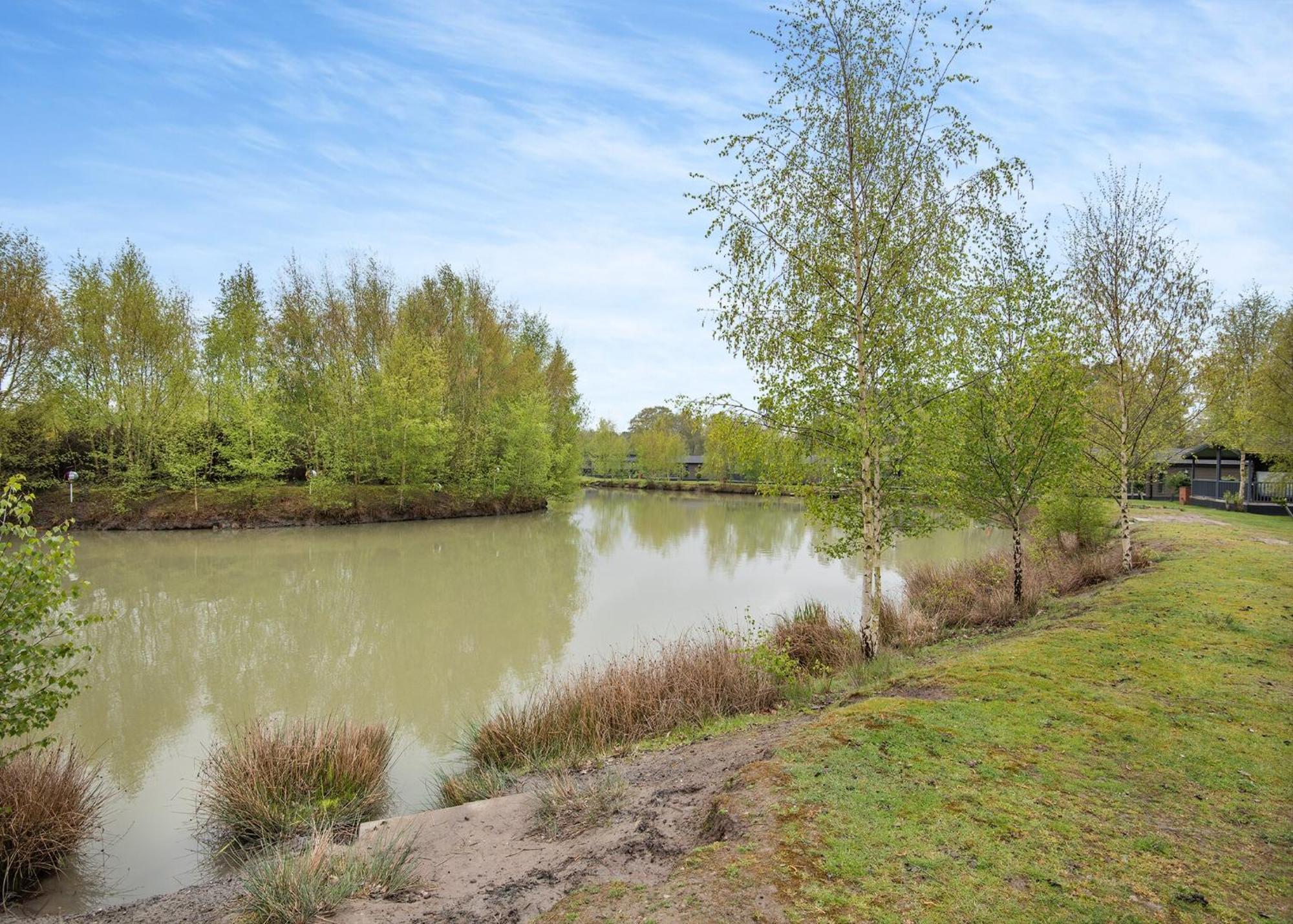 Woodhall Country Park Lodges ウッドホール・スパ エクステリア 写真