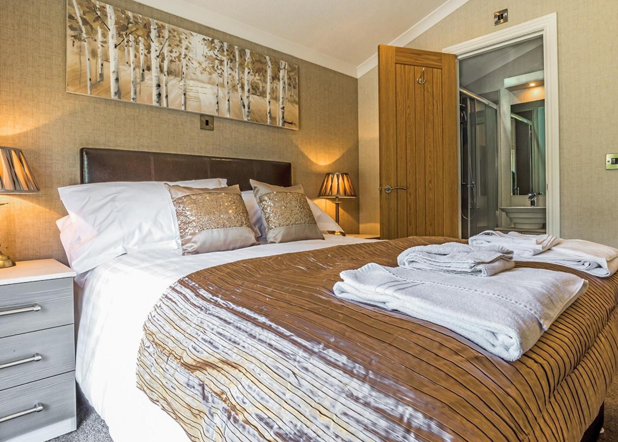 Woodhall Country Park Lodges ウッドホール・スパ エクステリア 写真