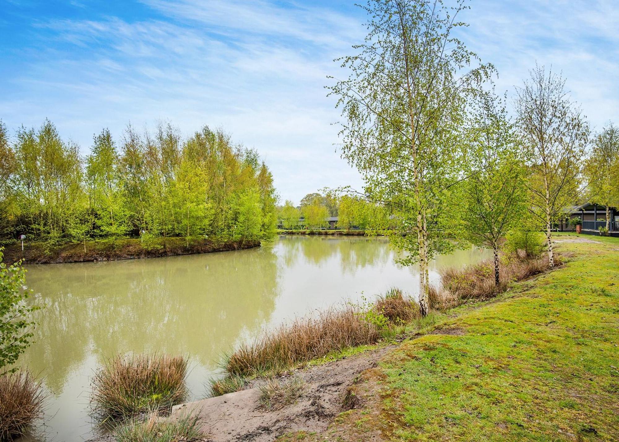 Woodhall Country Park Lodges ウッドホール・スパ エクステリア 写真