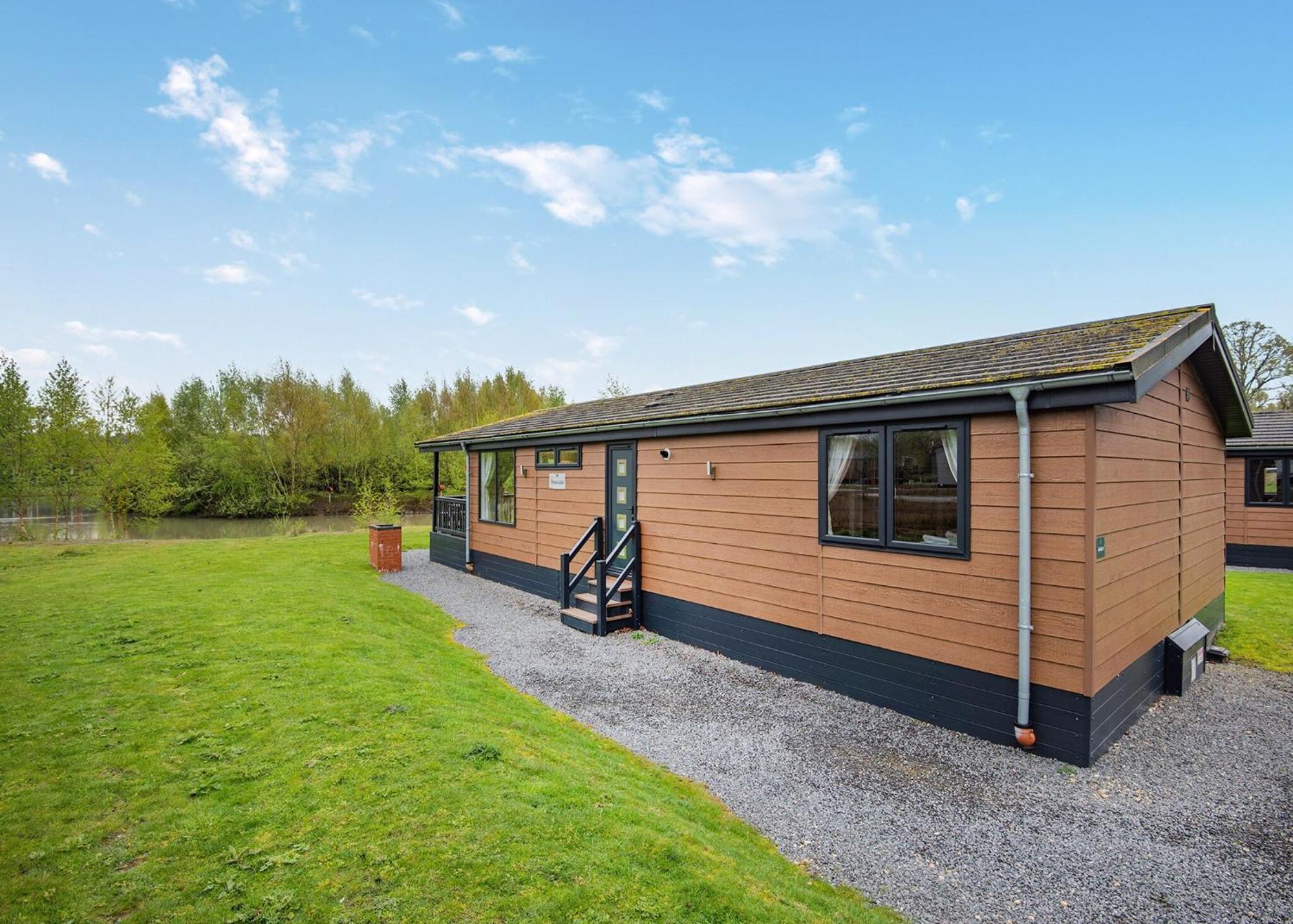 Woodhall Country Park Lodges ウッドホール・スパ エクステリア 写真