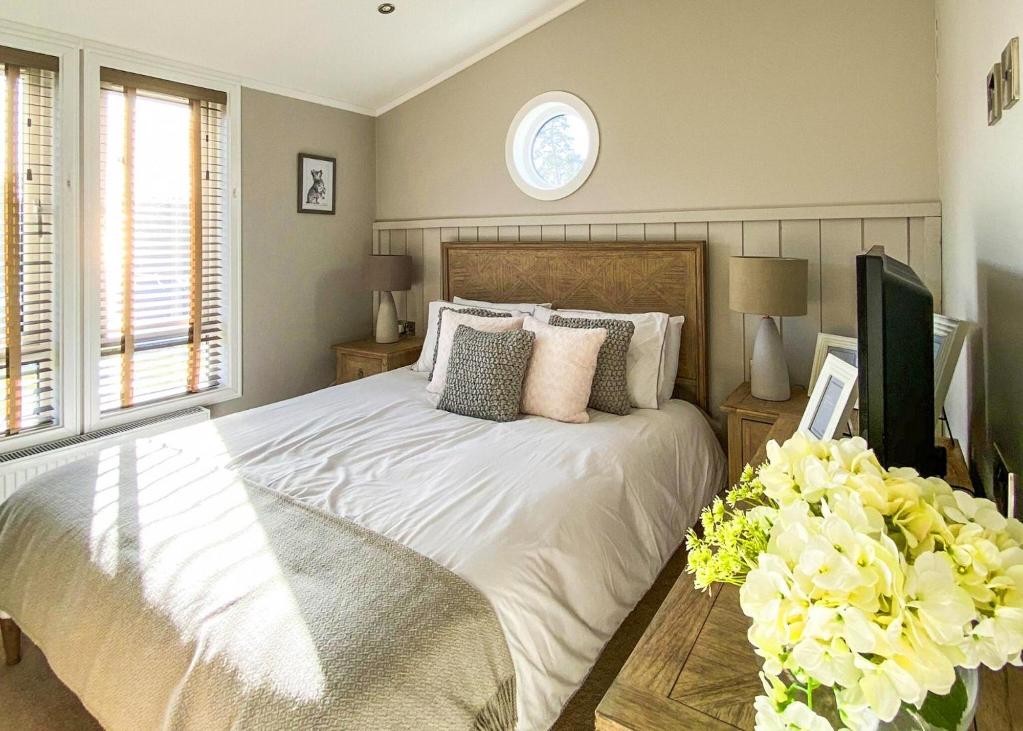 Woodhall Country Park Lodges ウッドホール・スパ エクステリア 写真