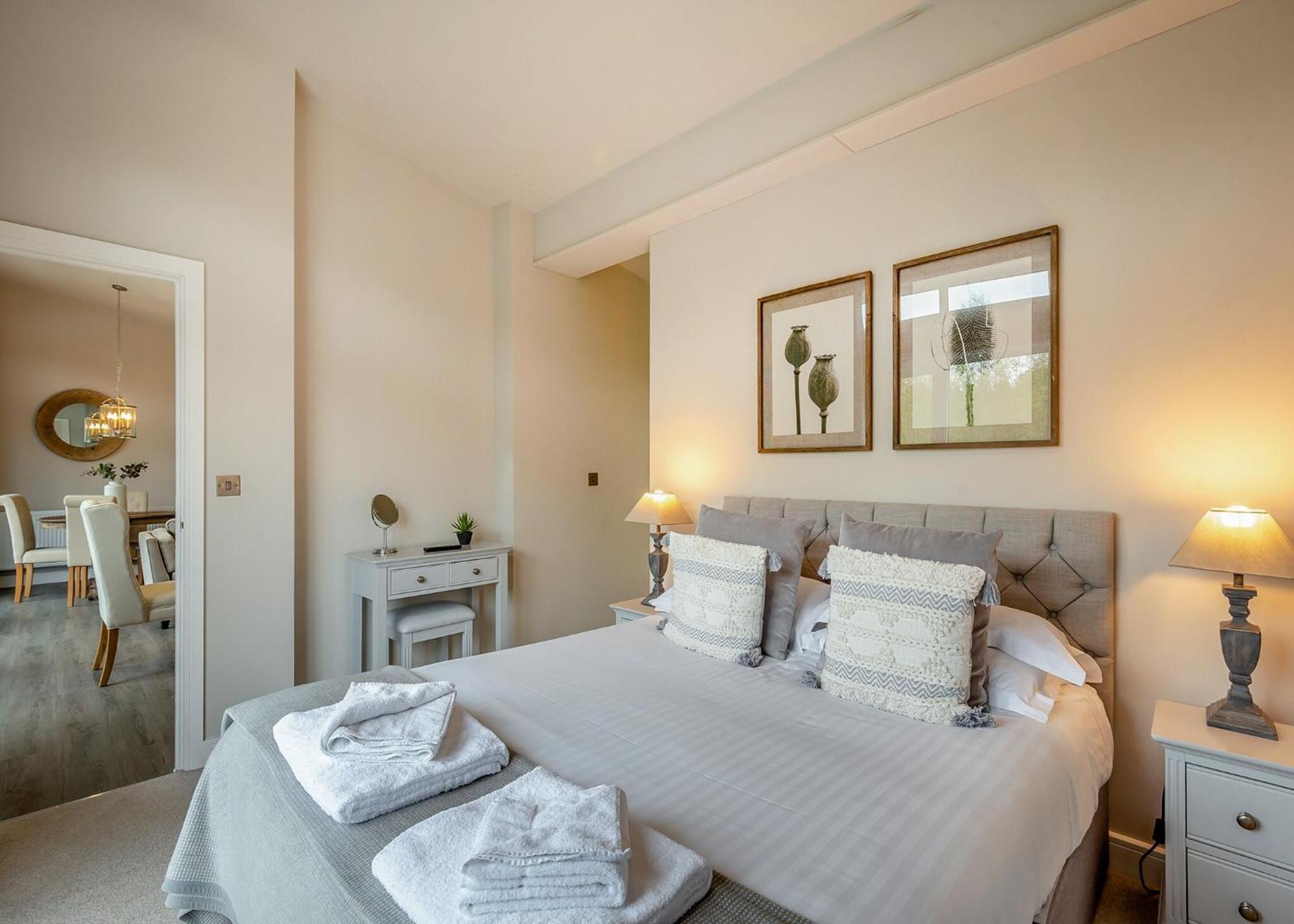 Woodhall Country Park Lodges ウッドホール・スパ エクステリア 写真
