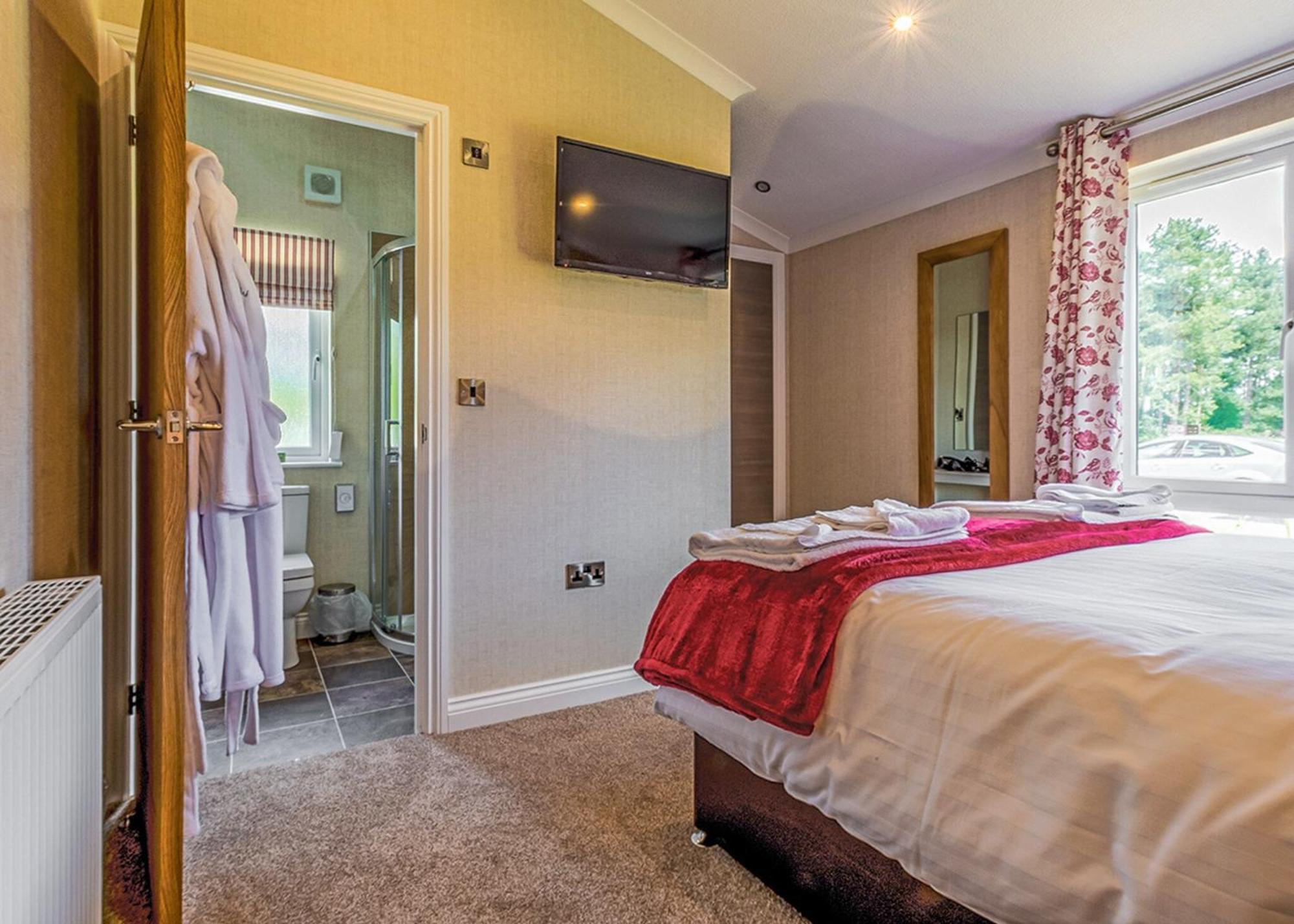 Woodhall Country Park Lodges ウッドホール・スパ エクステリア 写真